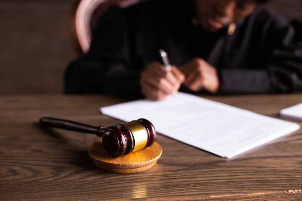 Opposizione alla esecuzione dell’ordinanza di convalida di sfratto e rito&nbsp;applicabile.